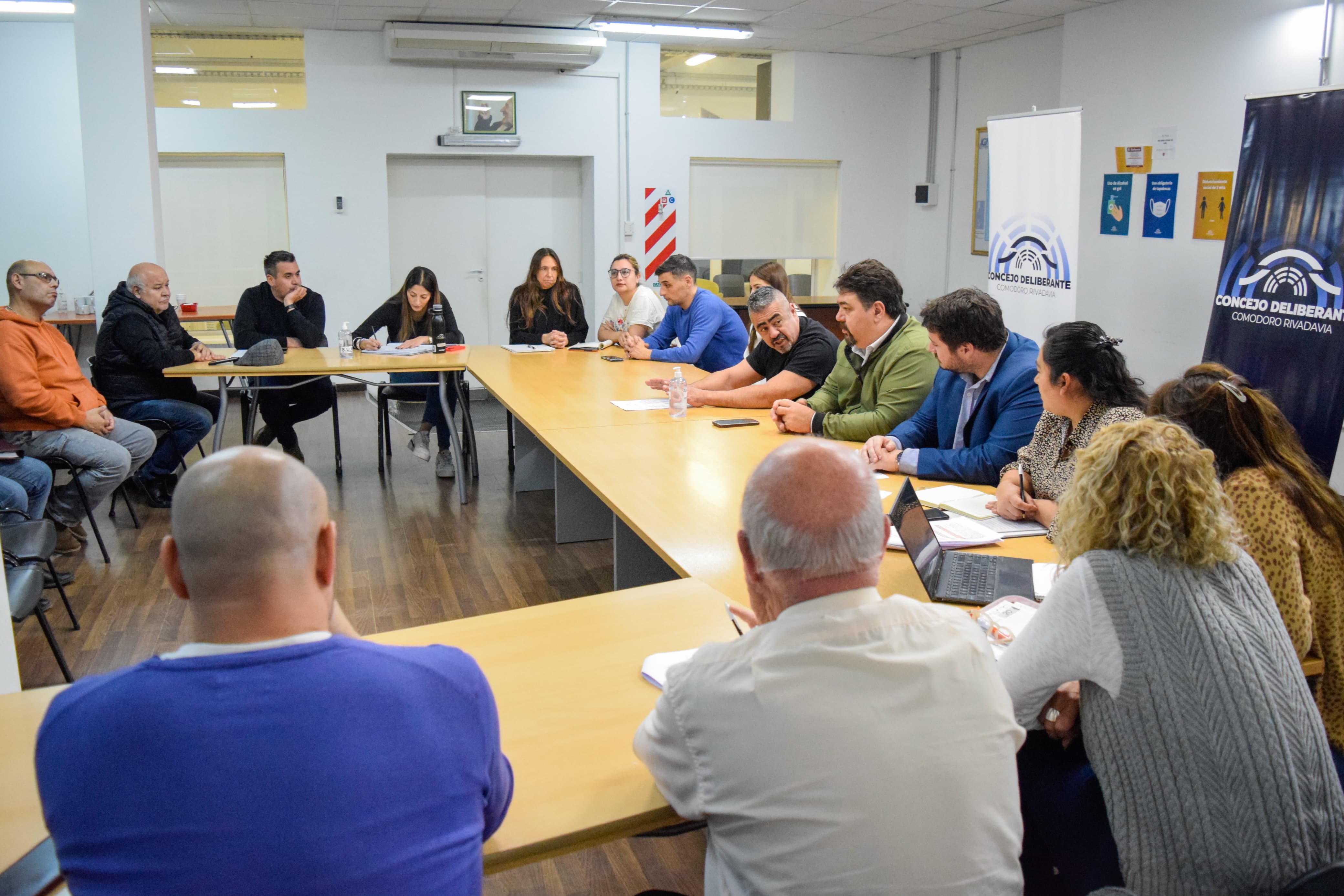 El pleno se reunió con Iturrioz y Gaitán por la Ordenanza de equinos